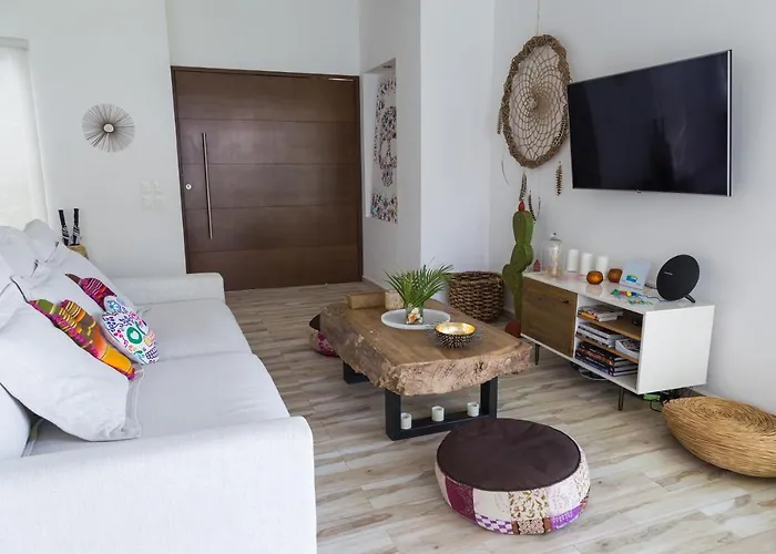 Luxury Private , Private Pool, Private Garden, Jacuzzi, 24hours Security *