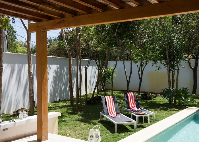 Luxury Private , Private Pool, Private Garden, Jacuzzi, 24hours Security *