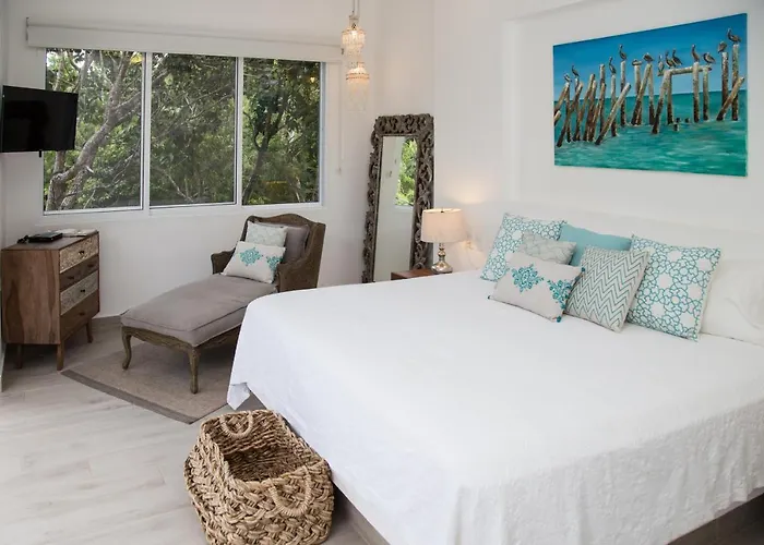 Luxury Private , Private Pool, Private Garden, Jacuzzi, 24hours Security Pousada