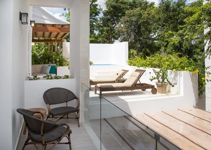 Luxury Private , Private Pool, Private Garden, Jacuzzi, 24hours Security